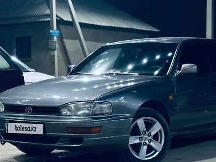 Toyota Camry 1995 года за 1 700 000 тг. в Шымкент – фото 2