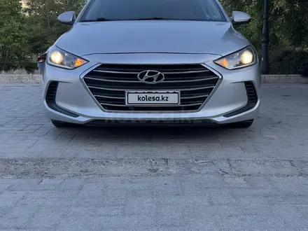 Hyundai Elantra 2017 года за 3 800 000 тг. в Актау – фото 2