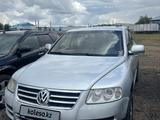Volkswagen Touareg 2005 года за 3 900 000 тг. в Караганда
