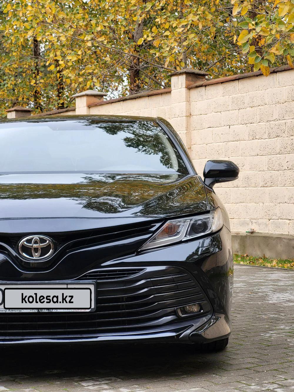 Toyota Camry 2019 г.