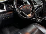 Toyota Highlander 2015 года за 12 700 000 тг. в Актау – фото 4