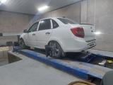 ВАЗ (Lada) Granta 2190 2012 годаүшін1 200 000 тг. в Шымкент – фото 2