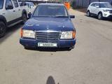 Mercedes-Benz E 220 1994 года за 1 000 000 тг. в Астана