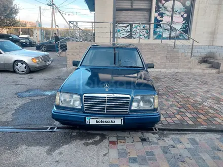 Mercedes-Benz E 200 1993 года за 2 200 000 тг. в Шымкент – фото 6