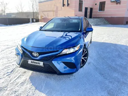 Toyota Camry 2019 года за 8 800 000 тг. в Актобе – фото 3