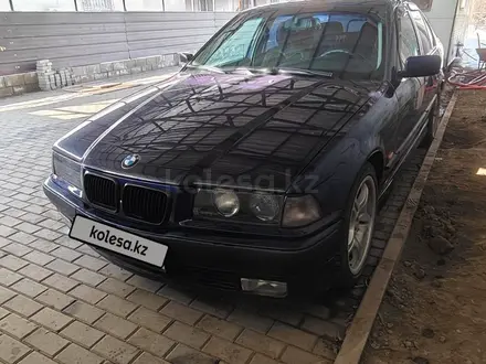 BMW 328 1997 года за 3 100 000 тг. в Алматы