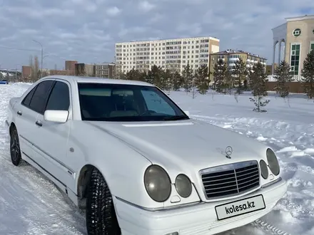 Mercedes-Benz E 320 1997 года за 2 900 000 тг. в Кокшетау – фото 14