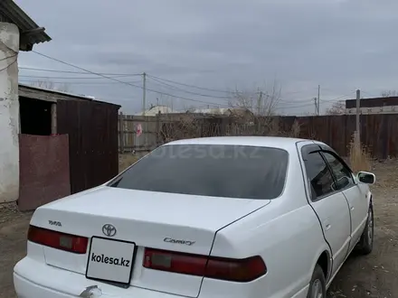 Toyota Camry 1999 года за 2 800 000 тг. в Семей – фото 4