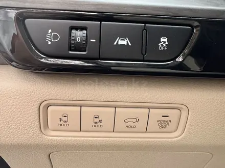 Kia Carnival 2022 года за 19 500 000 тг. в Алматы – фото 19