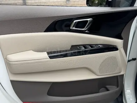 Kia Carnival 2022 года за 19 500 000 тг. в Алматы – фото 8