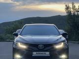 Toyota Camry 2021 года за 13 800 000 тг. в Алматы – фото 5