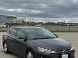 Hyundai Elantra 2019 года за 4 800 000 тг. в Уральск – фото 2