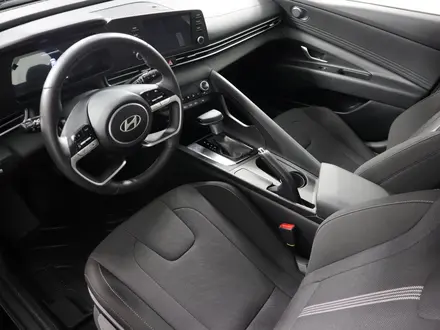 Hyundai Elantra Comfort 2025 года за 9 980 000 тг. в Астана – фото 13