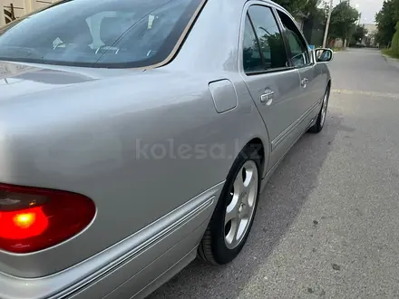 Mercedes-Benz E 320 2000 года за 6 000 000 тг. в Шымкент – фото 12