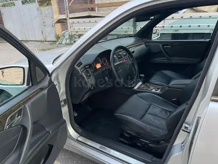 Mercedes-Benz E 320 2000 года за 6 000 000 тг. в Шымкент – фото 19