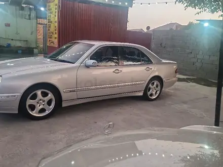Mercedes-Benz E 320 2000 года за 6 000 000 тг. в Шымкент – фото 25