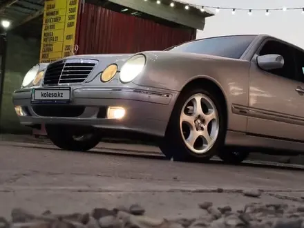 Mercedes-Benz E 320 2000 года за 6 000 000 тг. в Шымкент – фото 33