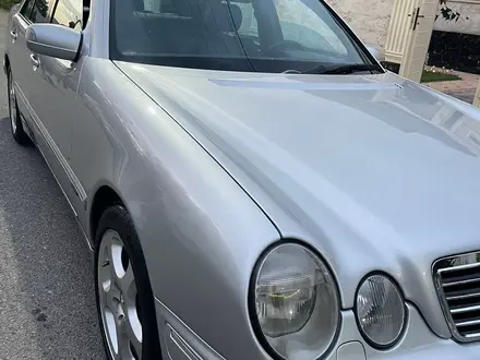 Mercedes-Benz E 320 2000 года за 6 000 000 тг. в Шымкент – фото 5
