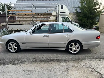 Mercedes-Benz E 320 2000 года за 6 000 000 тг. в Шымкент – фото 8