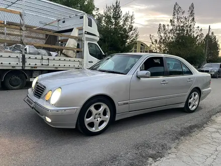 Mercedes-Benz E 320 2000 года за 6 000 000 тг. в Шымкент – фото 9