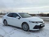 Toyota Camry 2021 года за 14 000 000 тг. в Семей