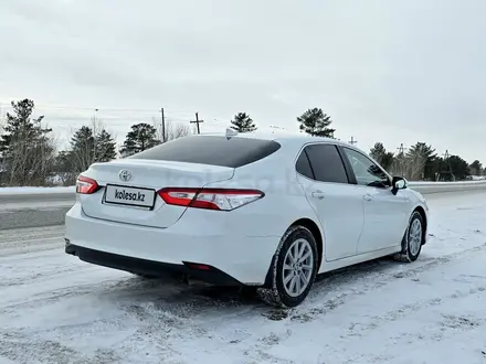 Toyota Camry 2021 года за 14 000 000 тг. в Семей – фото 2