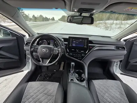 Toyota Camry 2021 года за 14 000 000 тг. в Семей – фото 4