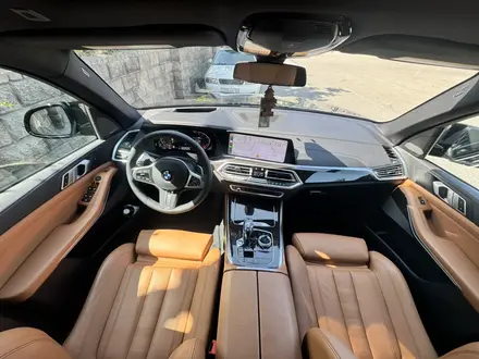 BMW X5 2019 года за 26 000 000 тг. в Алматы – фото 19