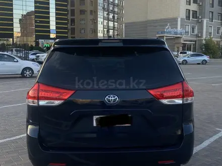 Toyota Sienna 2011 года за 6 500 000 тг. в Актау – фото 2