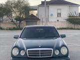 Mercedes-Benz E 230 1997 годаүшін1 900 000 тг. в Жанаозен – фото 2