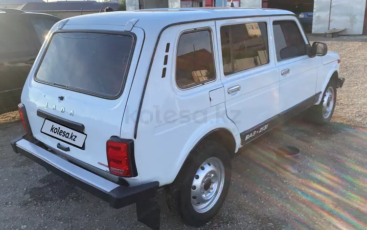 ВАЗ (Lada) Lada 2131 (5-ти дверный) 2013 годаүшін2 450 000 тг. в Атырау