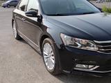 Volkswagen Passat 2017 года за 7 500 000 тг. в Костанай – фото 4