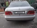 Mercedes-Benz E 200 1998 года за 2 500 000 тг. в Алматы – фото 5