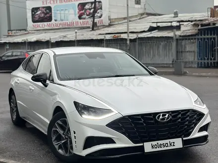 Hyundai Sonata 2021 года за 8 900 000 тг. в Алматы – фото 2