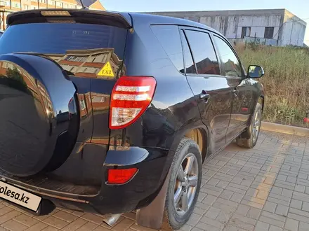 Toyota RAV4 2012 года за 8 100 000 тг. в Актобе – фото 2