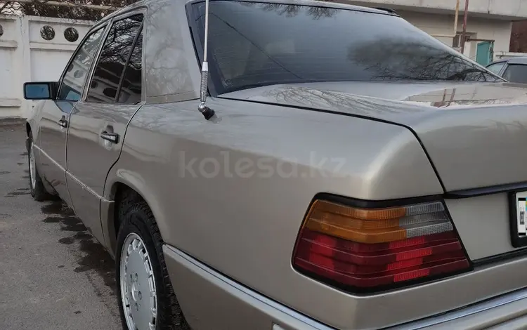 Mercedes-Benz E 230 1987 годаfor900 000 тг. в Алматы