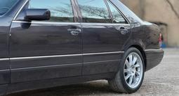 Mercedes-Benz S 320 1999 годаfor4 422 093 тг. в Жанаозен – фото 5