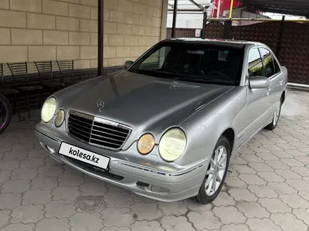 Mercedes-Benz E 320 1997 года за 4 500 000 тг. в Алматы