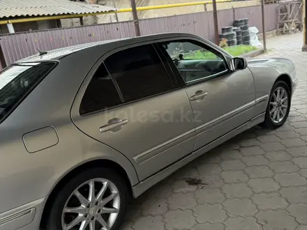 Mercedes-Benz E 320 1997 года за 4 500 000 тг. в Алматы – фото 3