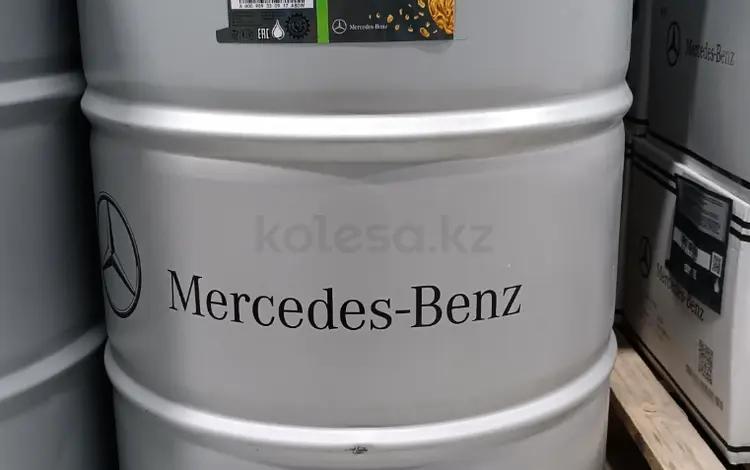 Оригинальное моторное масло Mercedes-benz за 4 585 тг. в Алматы