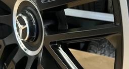 Разноразмерные кованые оригинальные диски R21 на Mercedes AMG за 800 000 тг. в Алматы – фото 5