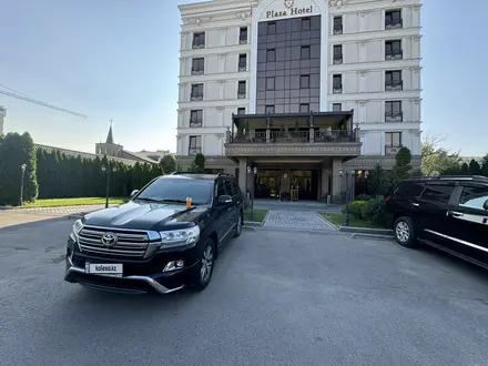 Toyota Land Cruiser 2017 года за 34 500 000 тг. в Актау – фото 3