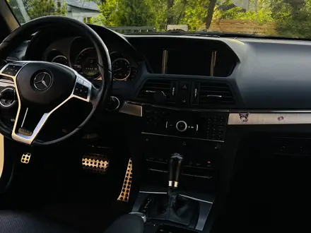 Mercedes-Benz E 200 2011 года за 7 000 000 тг. в Алматы – фото 16