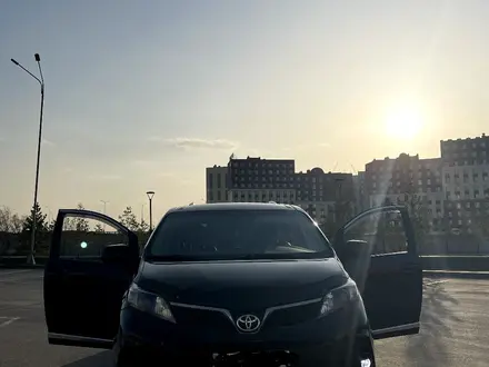 Toyota Sienna 2019 года за 17 700 000 тг. в Астана – фото 2