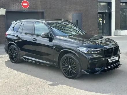 BMW X5 2021 года за 46 000 000 тг. в Астана – фото 3