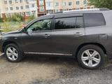 Toyota Highlander 2011 года за 11 000 000 тг. в Актобе – фото 3