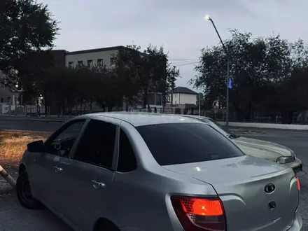 ВАЗ (Lada) Granta 2190 2013 года за 2 000 000 тг. в Атырау – фото 2