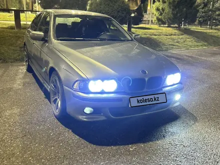 BMW 528 1997 года за 3 500 000 тг. в Тараз – фото 4