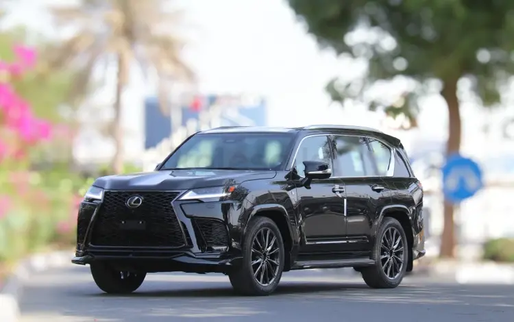 Lexus LX 700h F Sport 2025 года за 108 500 000 тг. в Алматы