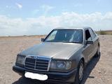 Mercedes-Benz E 200 1993 годаfor1 650 000 тг. в Тараз – фото 4